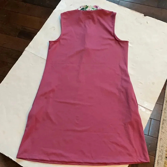 Tommy Bahama sleeveless mock neck golf dress plum/mauve leaf print trim Size M - Picture 8 of 10